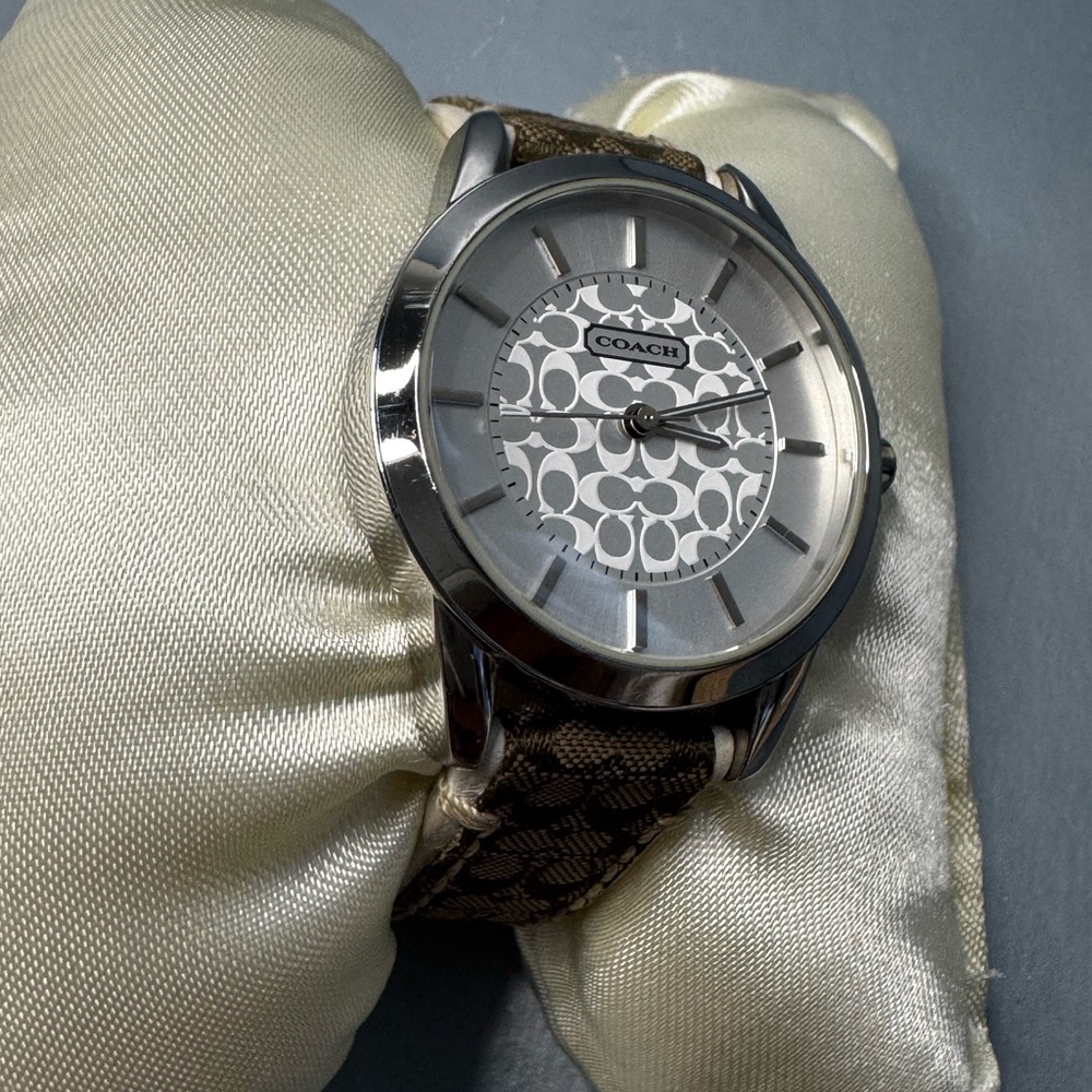 Coach Beige Women's Watch - Picture 4 of 7